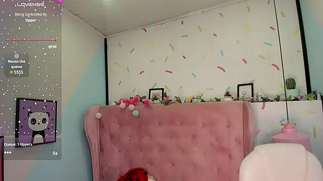 Giovanna oliveira online show from 5, 2, 2025