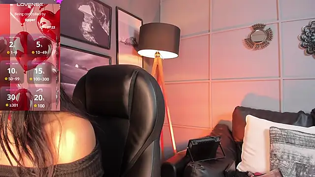 Giovanna oliveira online show from 12, 2, 2025