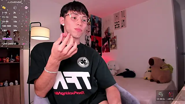 Snapshot of angel_bless19 chatting on 3, 2, 2026 angel bless19 online show from 3, 2, 2026