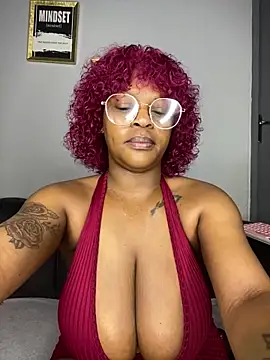 Snapshot of Boobylicious_BB chatting on 15, 5, 2026 Boobylicious BB online show from 15, 5, 2026