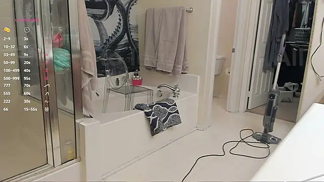 Peaches N Kreme online show from 15, 2, 2025