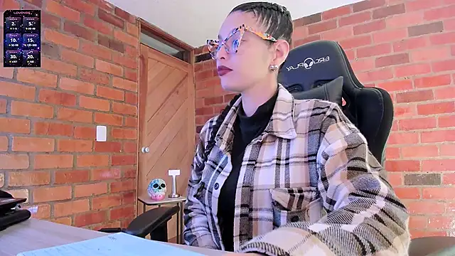 paulinabarnett- online show from 11, 1, 2025