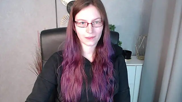 emmaxDelight online show from 9, 1, 2025