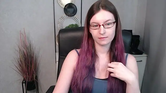 emmaxDelight online show from 20, 2, 2025