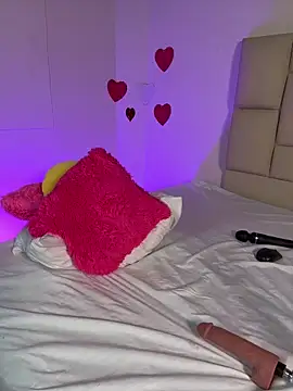 bella  honey online show from 15, 2, 2025