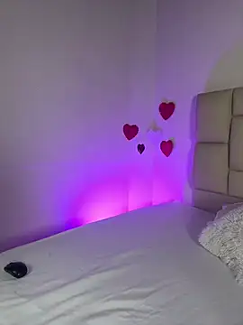 bella  honey online show from 8, 3, 2025