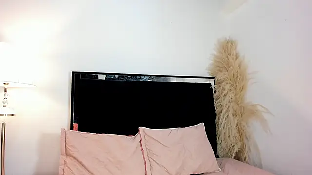 lilithTeen1  online show from 14, 4, 2026