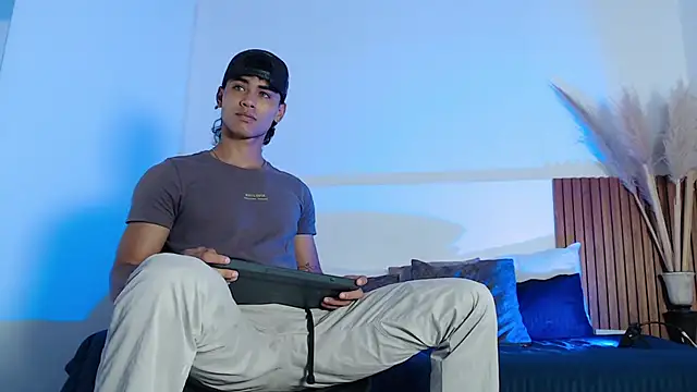 zander 2120 online show from 25, 1, 2025