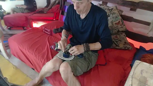 laye19 online show from 13, 2, 2025