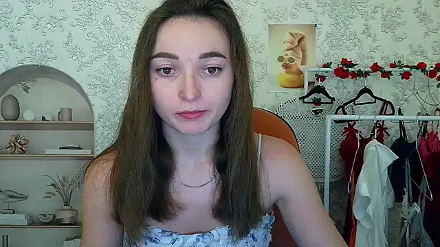  Barbie Kiss  online show from 11, 11, 2025