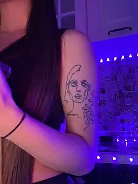 EricaWalls online show from 4, 2, 2025