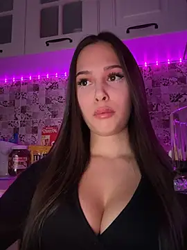 EricaWalls online show from 6, 3, 2025