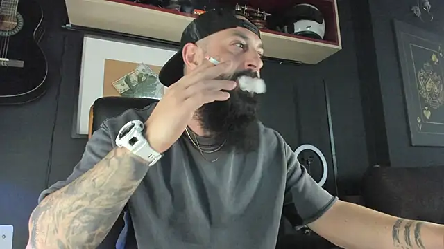 axxelrich  online show from 15, 2, 2025