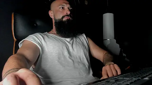 axxelrich  online show from 8, 9, 2025