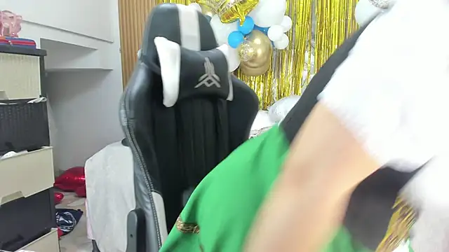 Danna topless online show from 23, 9, 2025