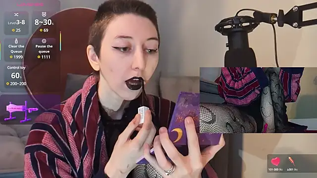 lovelylucyy online show from 13, 3, 2025