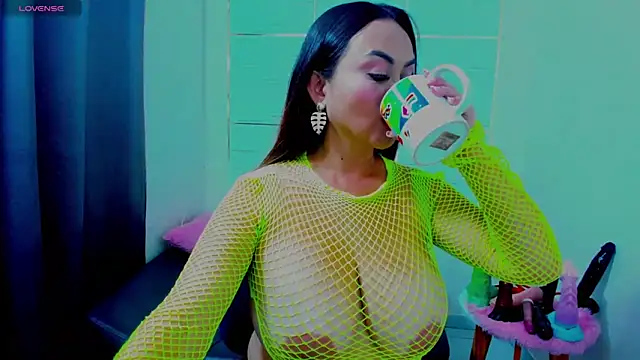 Snapshot of IsaSixty9 chatting on 6, 2, 2025 IsaSixty9 online show from 6, 2, 2025