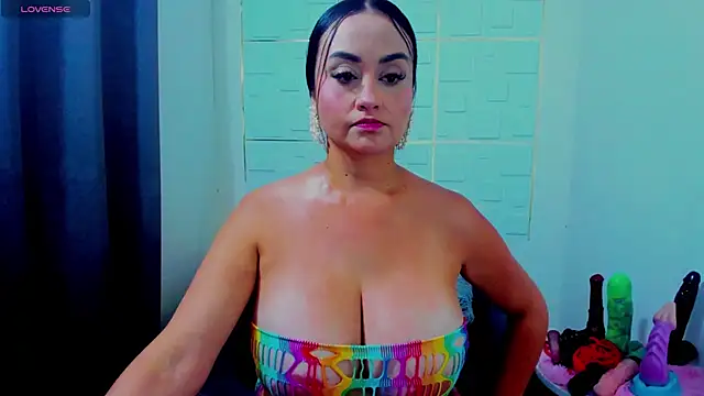 Snapshot of IsaSixty9 chatting on 8, 3, 2025 IsaSixty9 online show from 8, 3, 2025