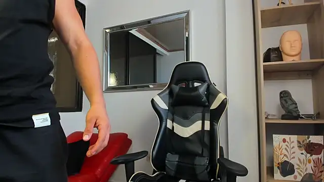 julian wallace online show from 10, 2, 2026