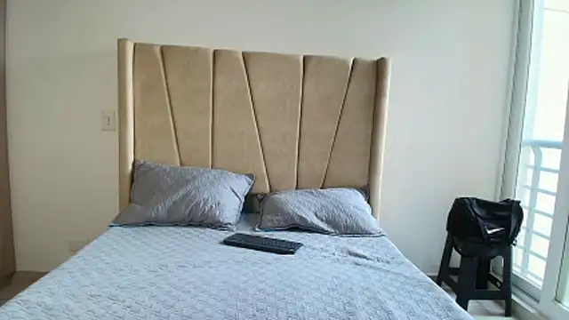 julian wallace online show from 19, 2, 2026