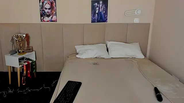 Snapshot of MuscleXXXBarbie chatting on 19, 12, 2025 MuscleXXXBarbie online show from 19, 12, 2025