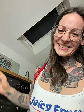 BrownieyQueen online show from 5, 2, 2026