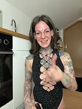 BrownieyQueen online show from 6, 3, 2026