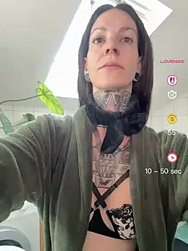 BrownieyQueen online show from 25, 4, 2026