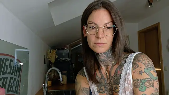 BrownieyQueen online show from 11, 7, 2026