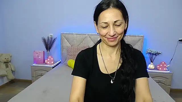 Snapshot of LiluGrants chatting on 12, 1, 2025 LiluGrants online show from 12, 1, 2025