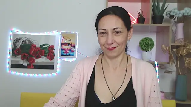 Snapshot of LiluGrants chatting on 19, 1, 2025 LiluGrants online show from 19, 1, 2025