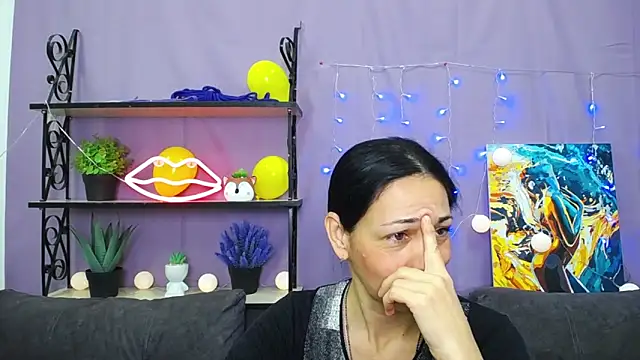 Snapshot of LiluGrants chatting on 23, 1, 2025 LiluGrants online show from 23, 1, 2025