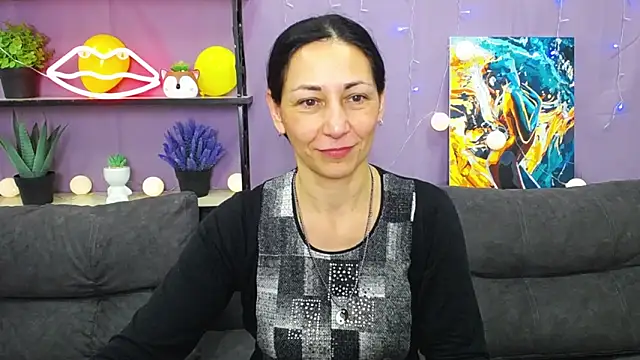 Snapshot of LiluGrants chatting on 23, 1, 2025 LiluGrants online show from 23, 1, 2025