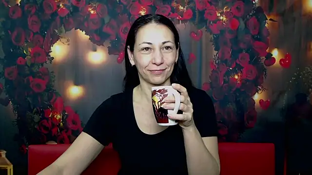 Snapshot of LiluGrants chatting on 5, 2, 2025 LiluGrants online show from 5, 2, 2025