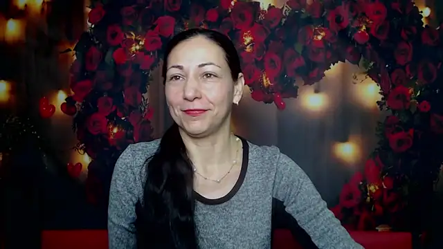Snapshot of LiluGrants chatting on 8, 2, 2025 LiluGrants online show from 8, 2, 2025
