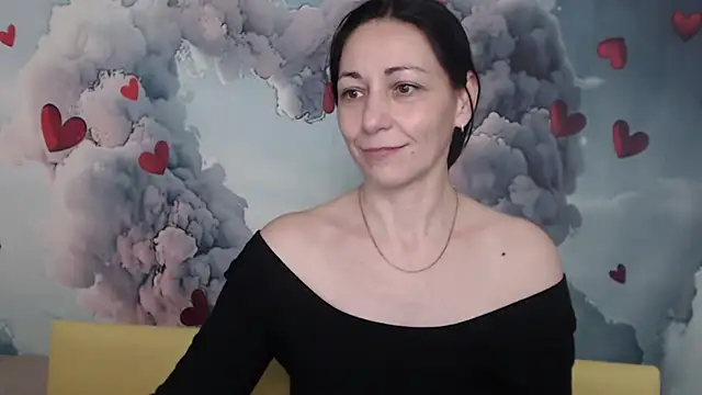 Snapshot of LiluGrants chatting on 8, 3, 2025 LiluGrants online show from 8, 3, 2025