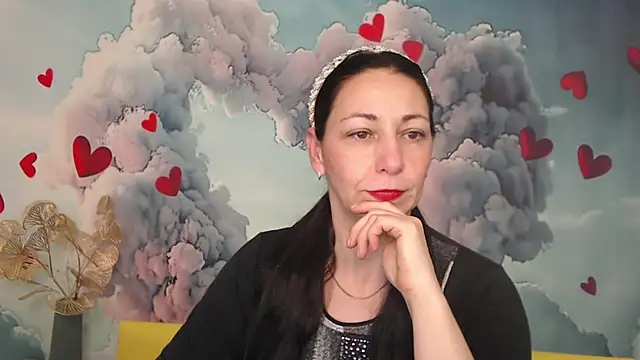 Snapshot of LiluGrants chatting on 8, 3, 2025 LiluGrants online show from 8, 3, 2025