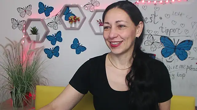 Snapshot of LiluGrants chatting on 19, 3, 2025 LiluGrants online show from 19, 3, 2025