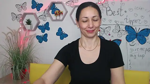 Snapshot of LiluGrants chatting on 19, 3, 2025 LiluGrants online show from 19, 3, 2025