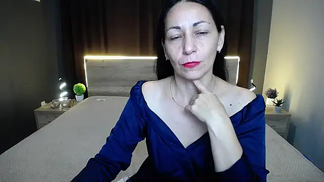 Snapshot of LiluGrants chatting on 9, 10, 2025 LiluGrants online show from 9, 10, 2025