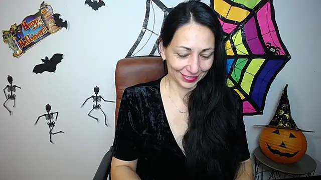 Snapshot of LiluGrants chatting on 16, 10, 2025 LiluGrants online show from 16, 10, 2025