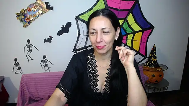 Snapshot of LiluGrants chatting on 21, 10, 2025 LiluGrants online show from 21, 10, 2025