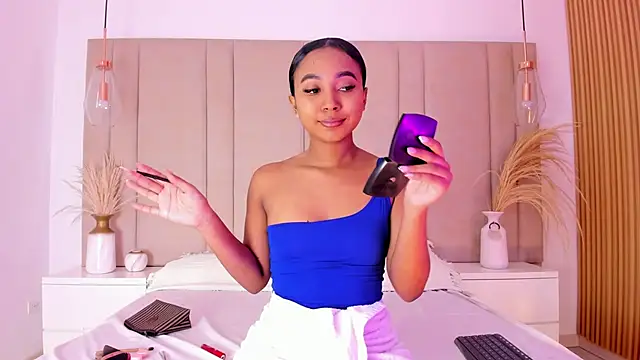 GabrielaLugo online show from 13, 3, 2025