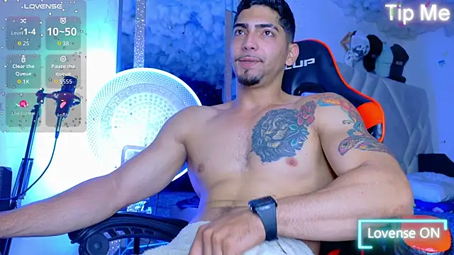 Snapshot of Rich_boy01 chatting on 11, 10, 2025 Rich boy01 online show from 11, 10, 2025