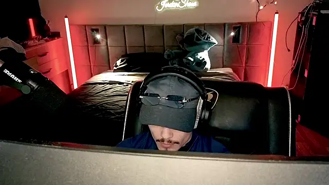 Snapshot of JordanShow chatting on 4, 4, 2026 JordanShow online show from 4, 4, 2026