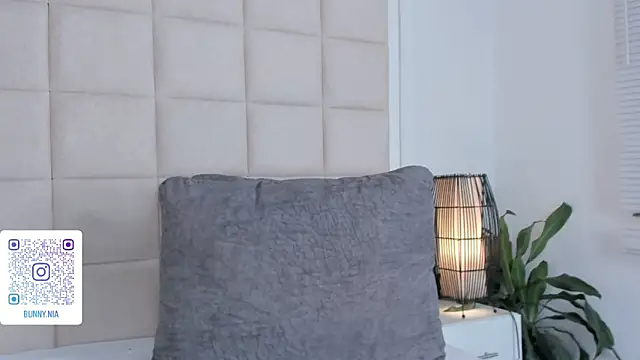 Nia Bunny online show from 9, 9, 2025