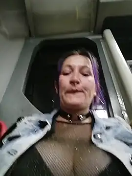 Snapshot of sophie_banger chatting on 21, 4, 2026 sophie banger online show from 21, 4, 2026