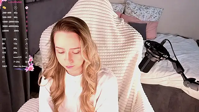 HollisBeckett online show from 28, 2, 2026