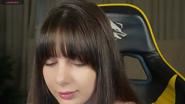 Snapshot of Alisa054 chatting on 15, 12, 2024 Alisa054 online show from 15, 12, 2024