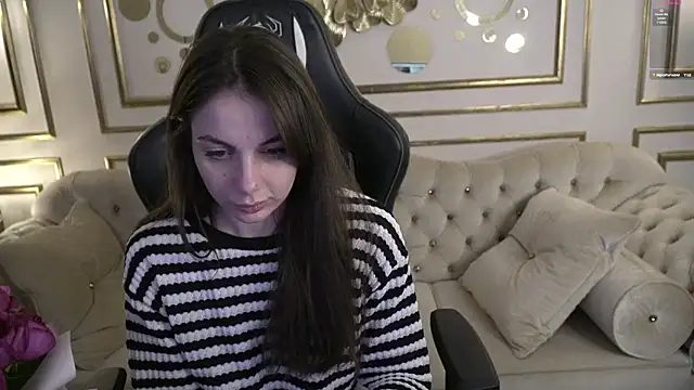 Snapshot of Alisa054 chatting on 8, 2, 2025 Alisa054 online show from 8, 2, 2025